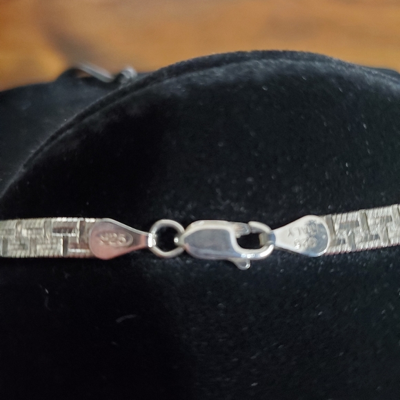 Beautiful Sterling Silver Double-Sided Herringbone Necklace - Picture 5 of 5